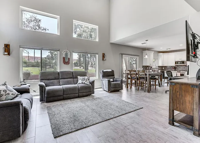 Golfer's Haven! Phx Getaway - 7 Mi To Dtwn! Holiday home Phoenix